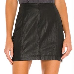 || FREE PEOPLE || Faux Leather Moto Mini Skirt